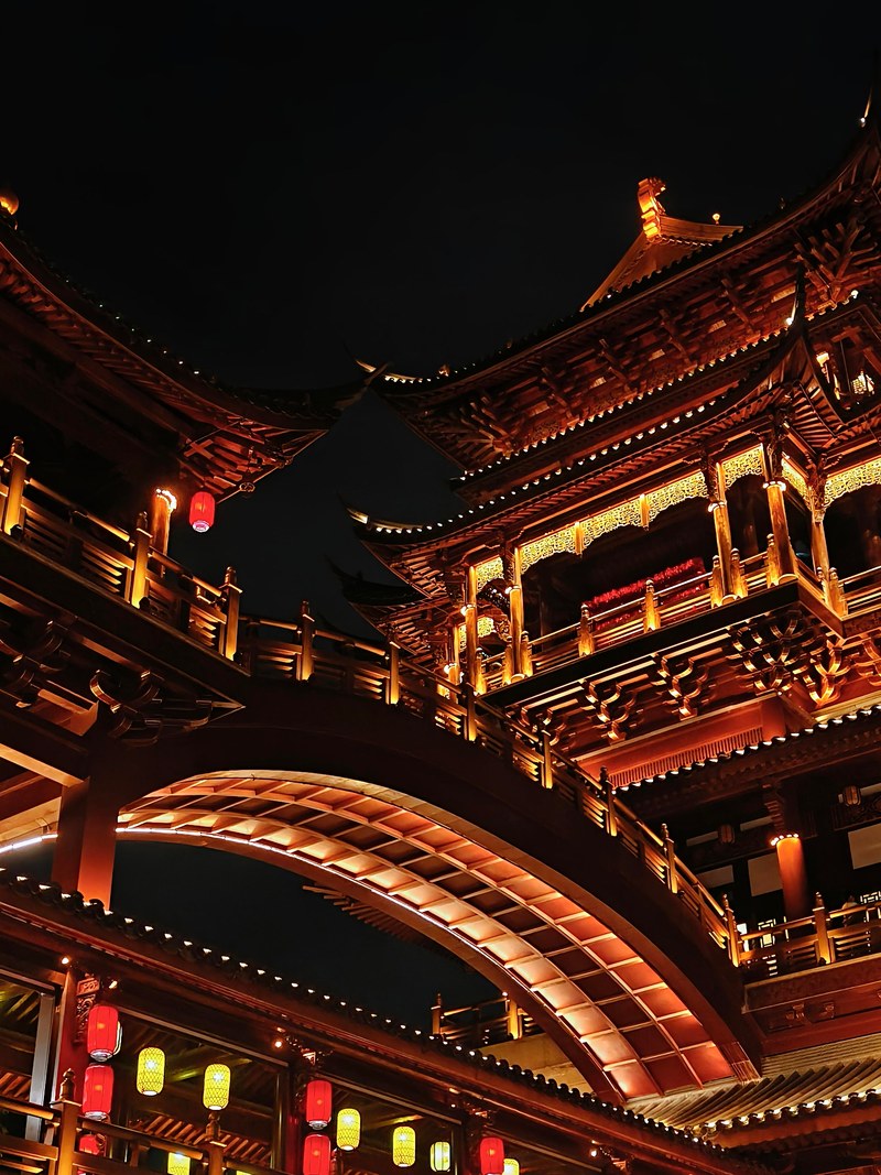 The multicultural trader community
