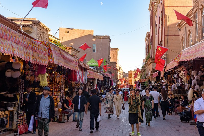 Bazaar of Hats at Aria Rd, Ancient City of Kashi (20230923192011).jpg
