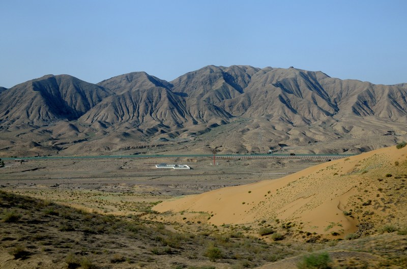 腾格里沙漠边缘 - panoramio (1).jpg